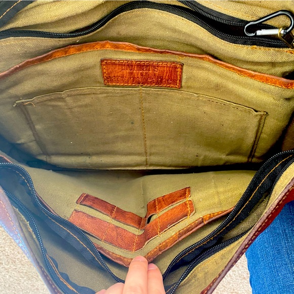 Passion Leather Messenger Bag for Men, genuine leather brown work laptop bag - Picture 7 of 16